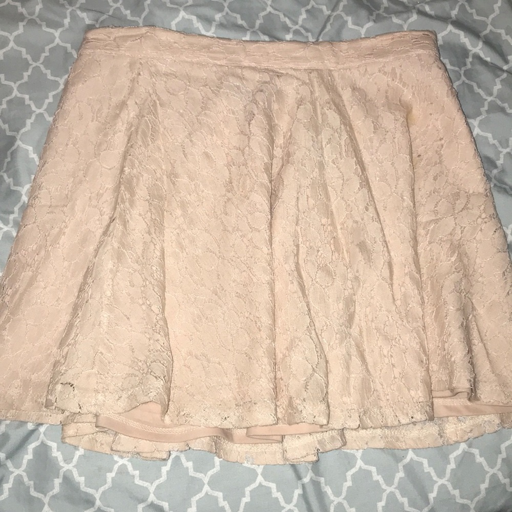 💓Forever 21 lace skirt 💓